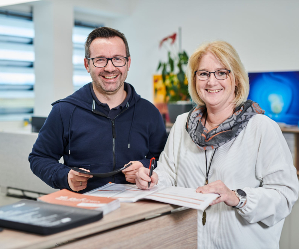 Dachbau EPDM Anwendungen Mitarbeiter Impressionen Machacek Baustoffhandel