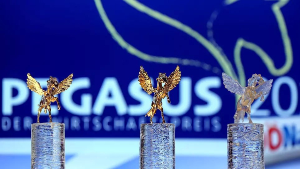 Geschichte 2000 Verleihung Wirtschaftspreis Pegasus Baustoffhaendlerverband Machacek Baustoffhandel