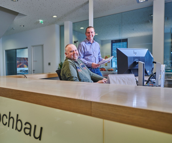 Hochbau Bernhard und Karl Mitarbeiter Impressionen Machacek Baustoffhandel