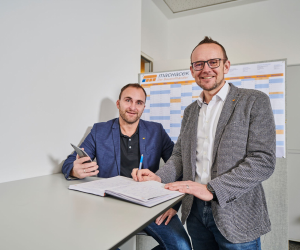 Hochbau Schiestl und Michael Mitarbeiter Impressionen Machacek Baustoffhandel