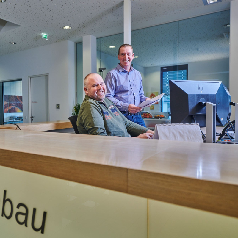 Hochbau Bernhard und Karl Mitarbeiter Impressionen Machacek Baustoffhandel