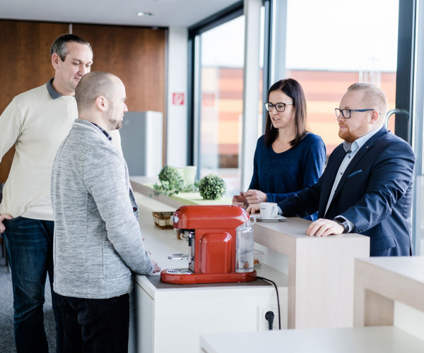 Arbeiten bei Machacek Karriere Mitarbeiter Besprechung Machacek Baustoffhandel