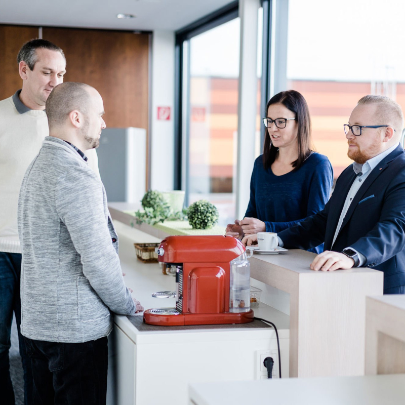 Arbeiten bei Machacek Karriere Mitarbeiter Besprechung Machacek Baustoffhandel