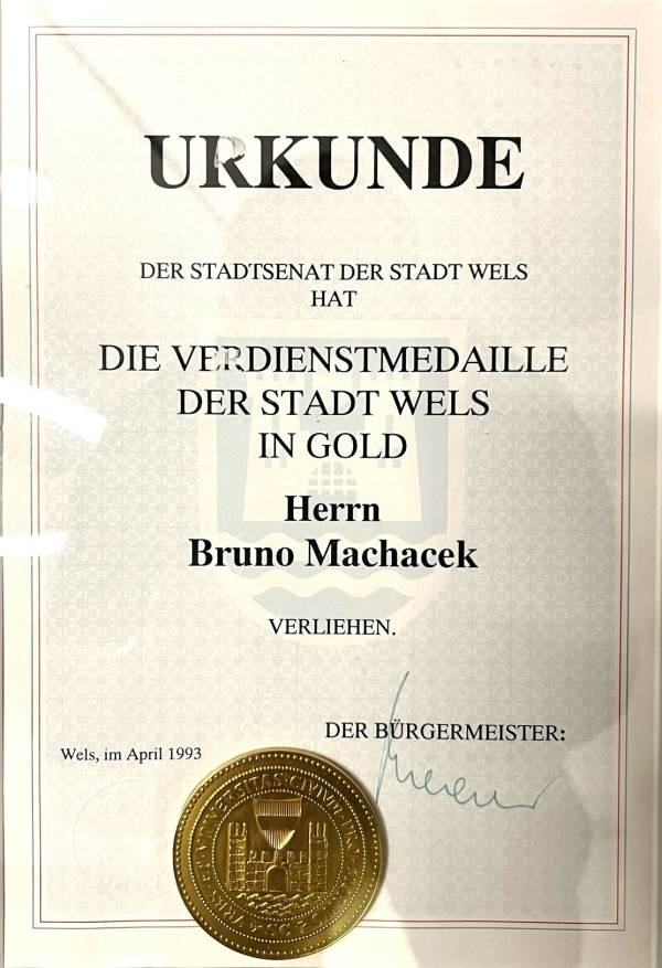 Geschichte 1993 Verleihung Verdienstmedaille Gold Stadt Wels Machacek Baustoffhandel